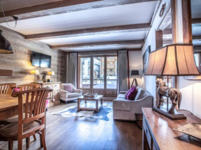 Appartement de prestige avec terrasse Sud, 2 chambres et parking au coeur de Val-d'Isère - FR-1-694-202